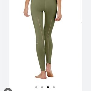 ALO Yoga Dash leggings